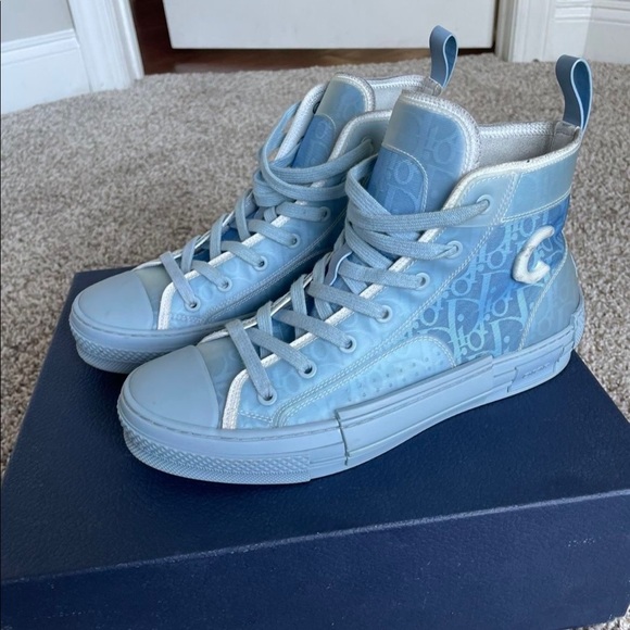 Authentic Mens Dior shoes worn 4 times. Box and tags. Great condition - Picture 2 of 4